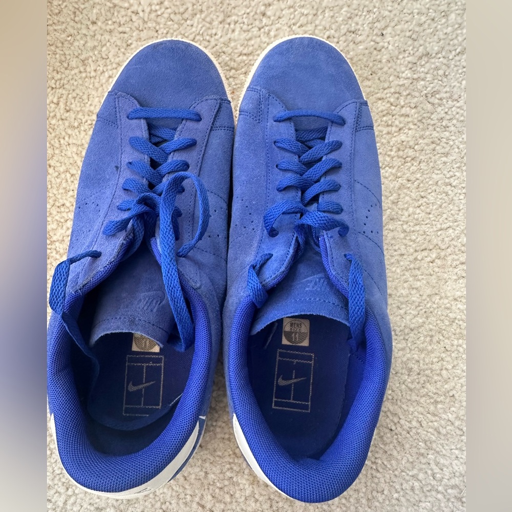 Men’s Nike shoes